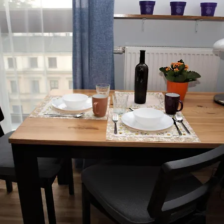 Metro Zabkowska - Convenience And Quality Varšava