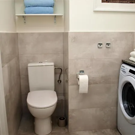 Metro Zabkowska - Convenience And Quality *